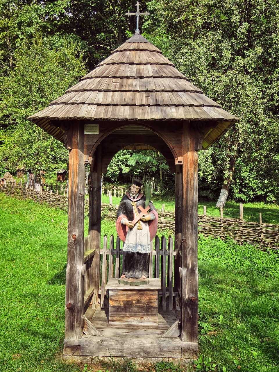 saint john of nepomuk chapel a small wooden chapel free photo