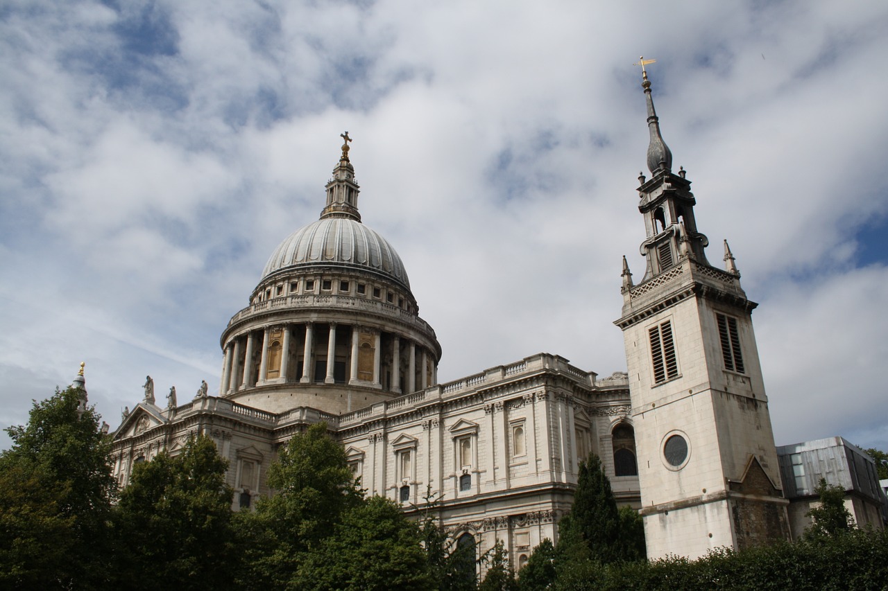 saint paul's cathedral  england  cathedral free photo