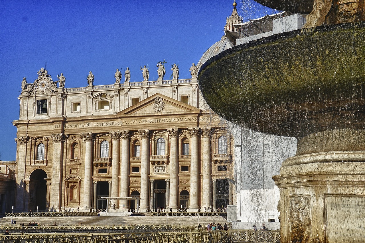 saint peters basílica rome italy free photo