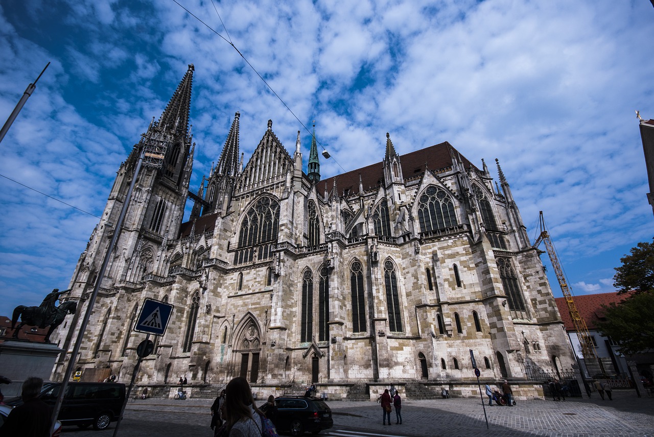 saint peter's cathedral the cathedral of st peter regensburg free photo