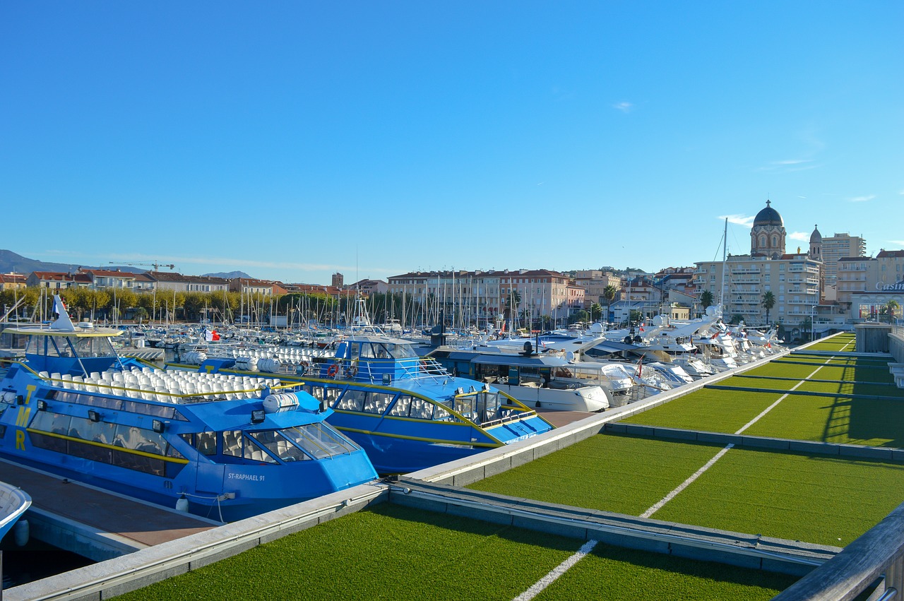 saintraphael  beach  yacht free photo