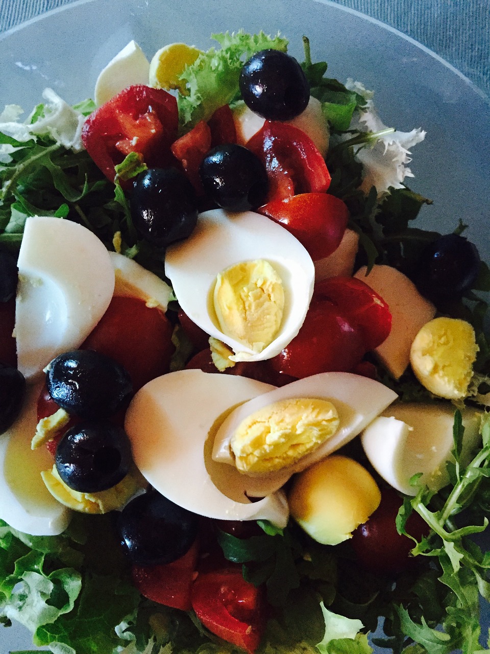 salad olives egg free photo