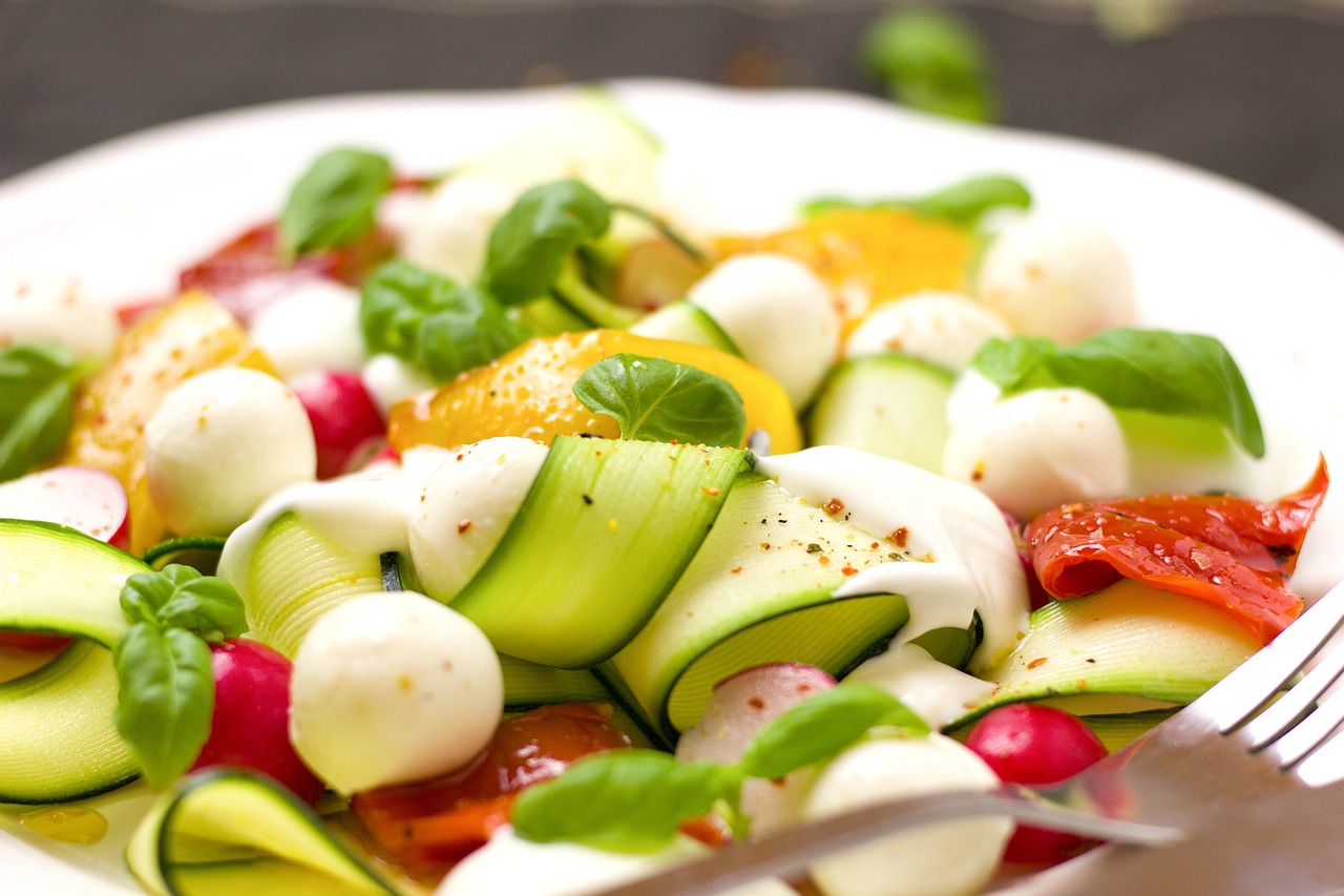 salad vegetarian mozzarella free photo