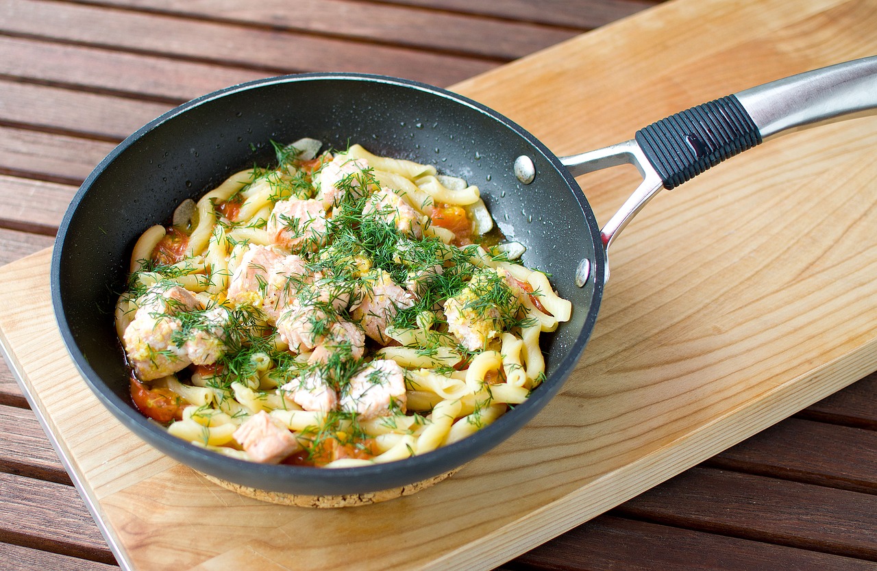 salmon  pasta  eat free photo