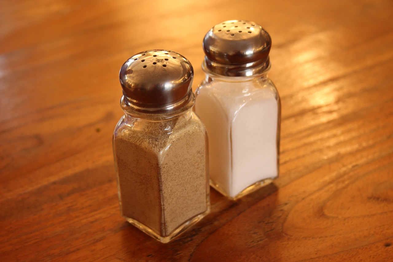 salt pepper shaker free photo