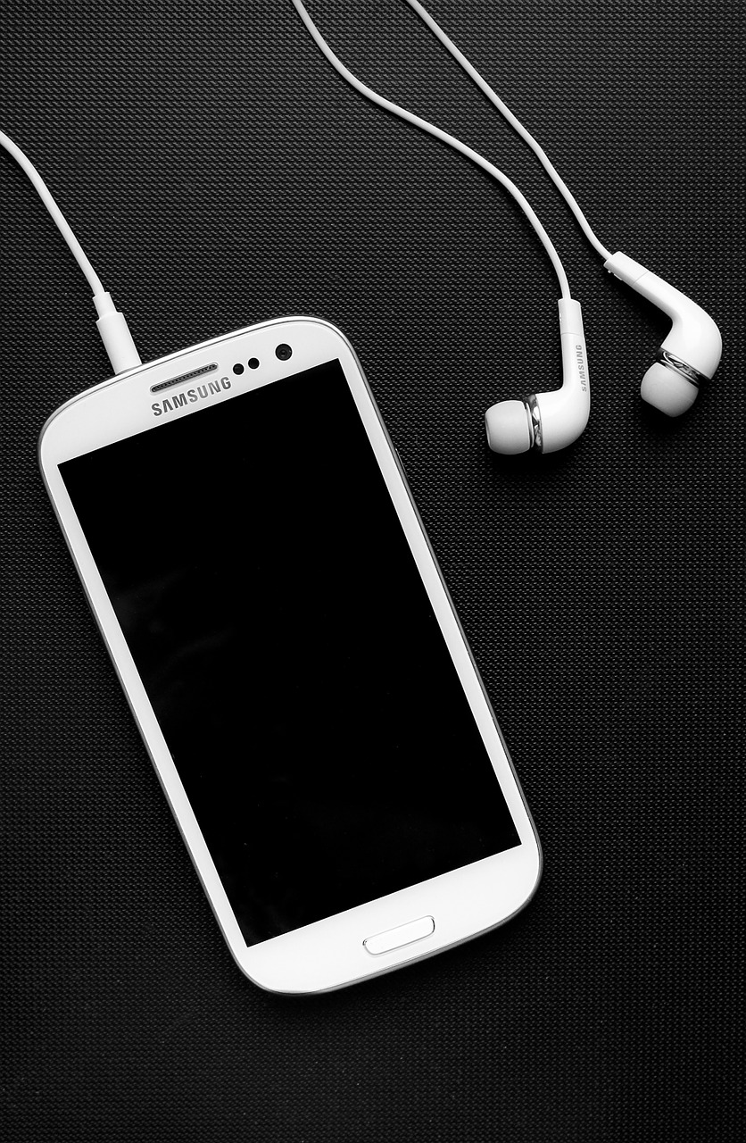 samsung phone headphones free photo