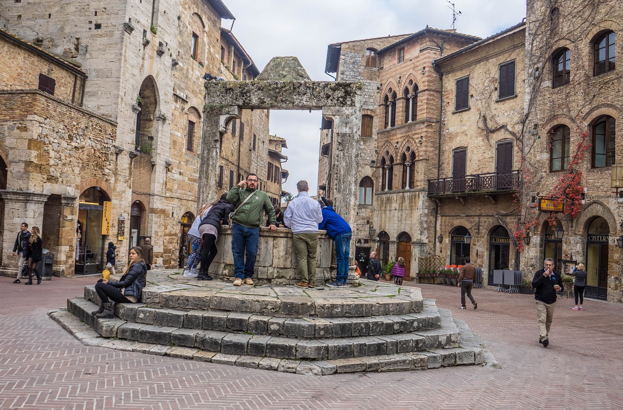 san gimignano italy tuscany free photo