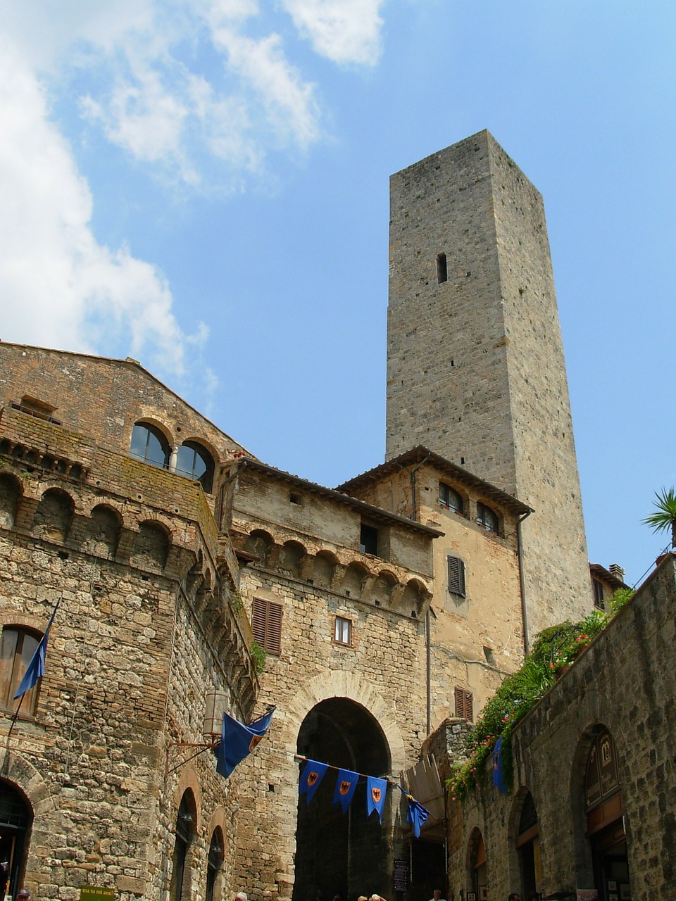 san gimignano buildings architecture free photo