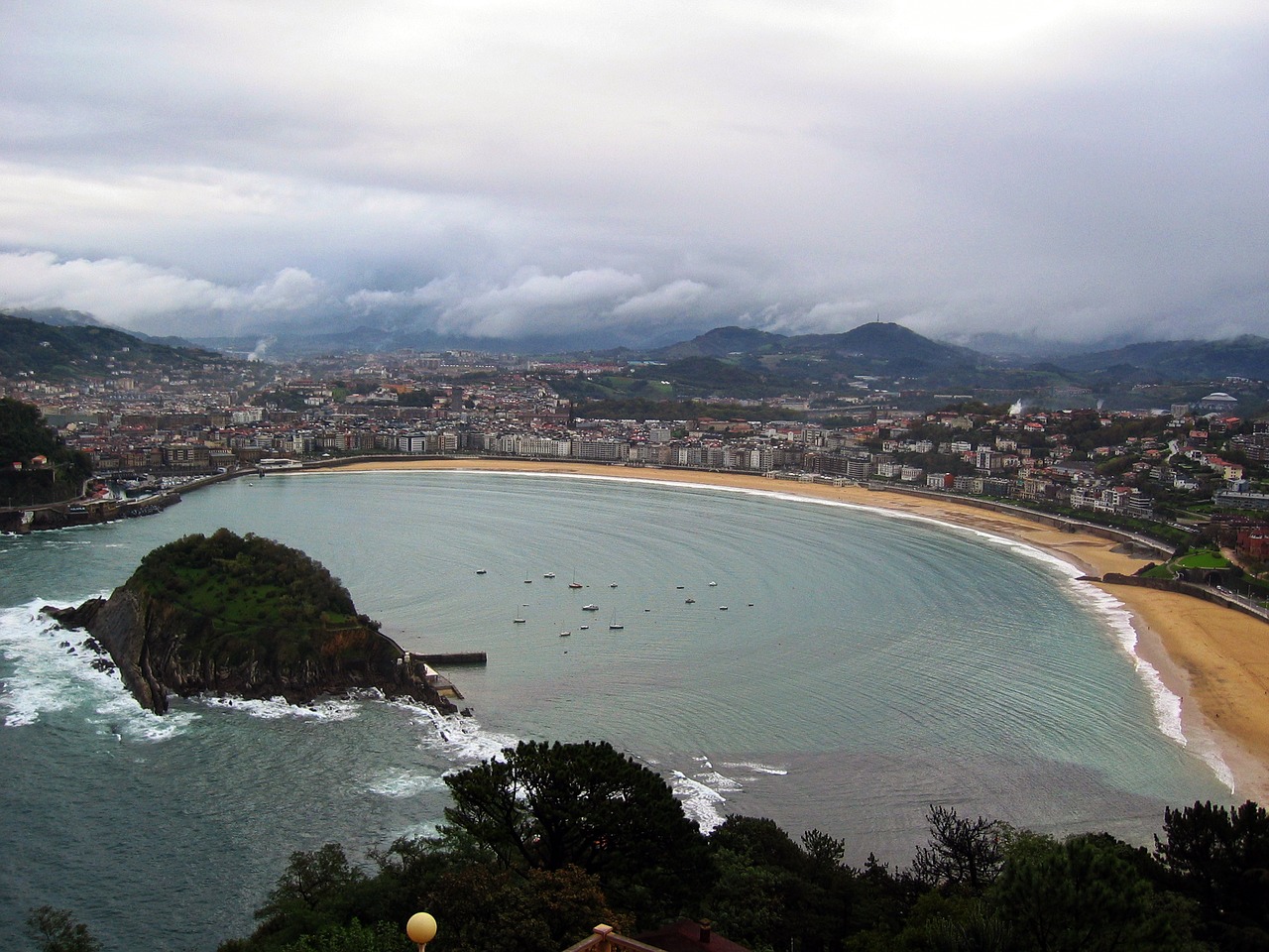 san sebastian beach panoramic view free photo