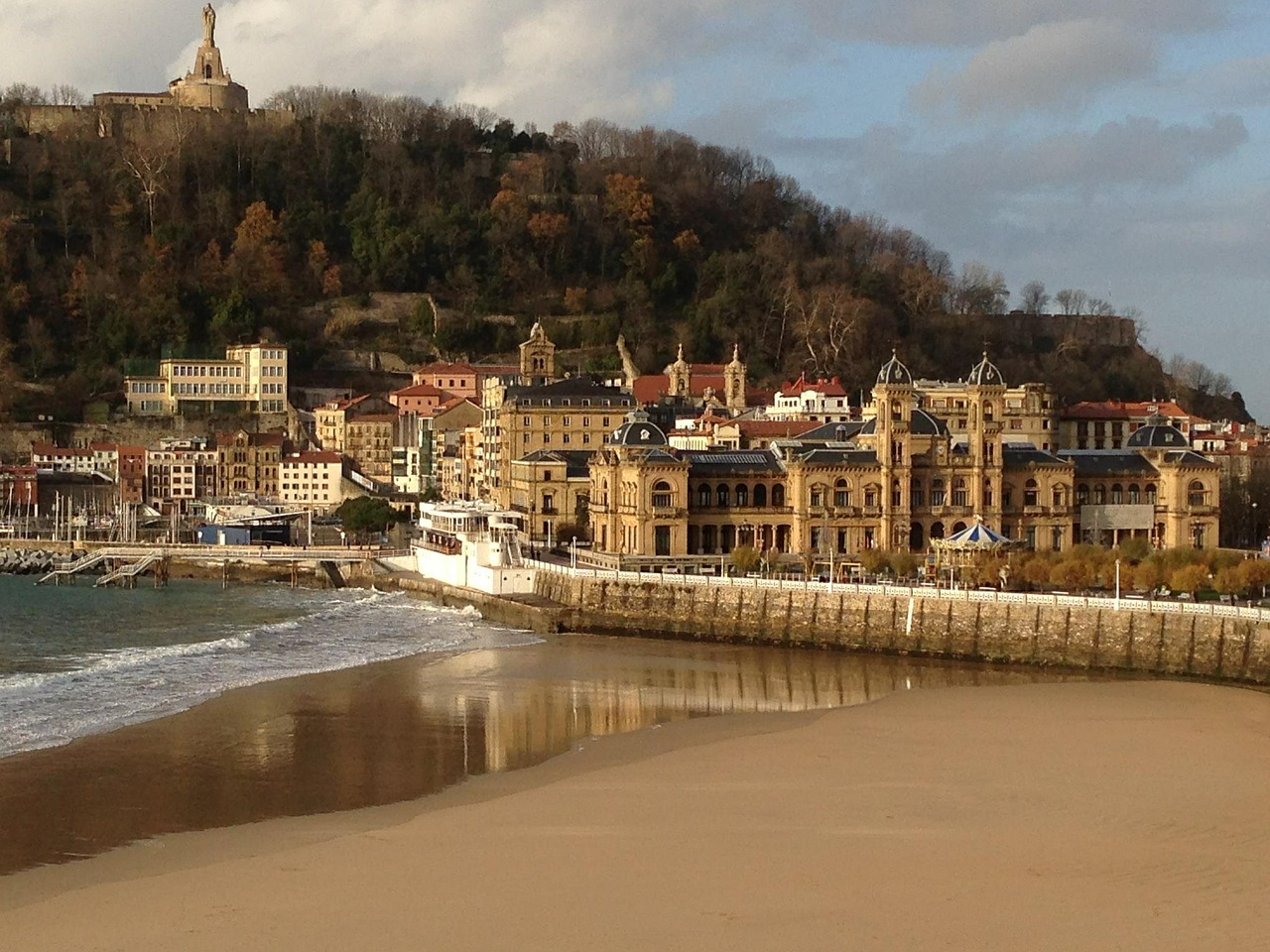 san sebastian spain travel free photo