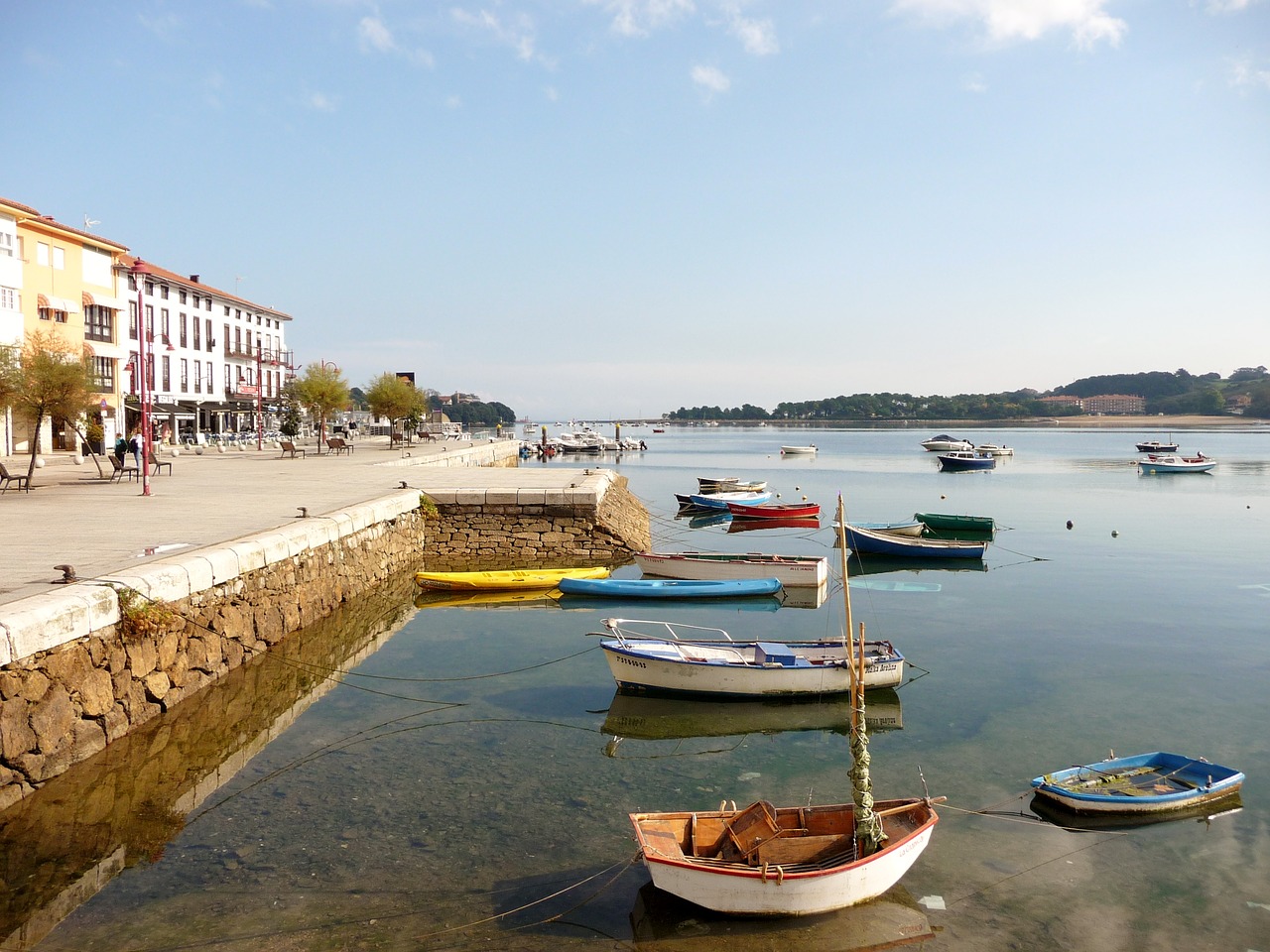 san vicente de la barguera  northern spain  cantabrian coast free photo