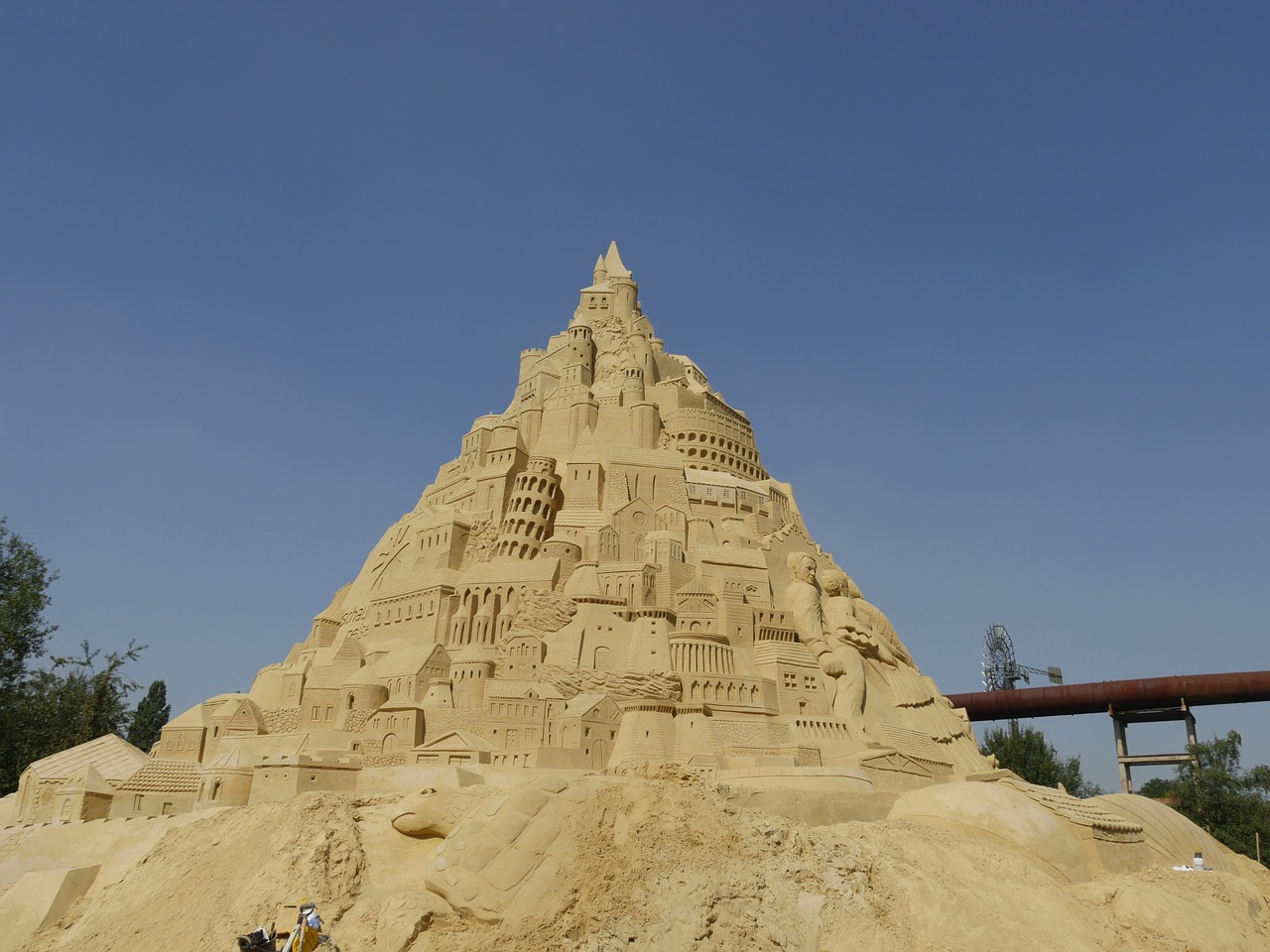 sand castle sandburg free photo