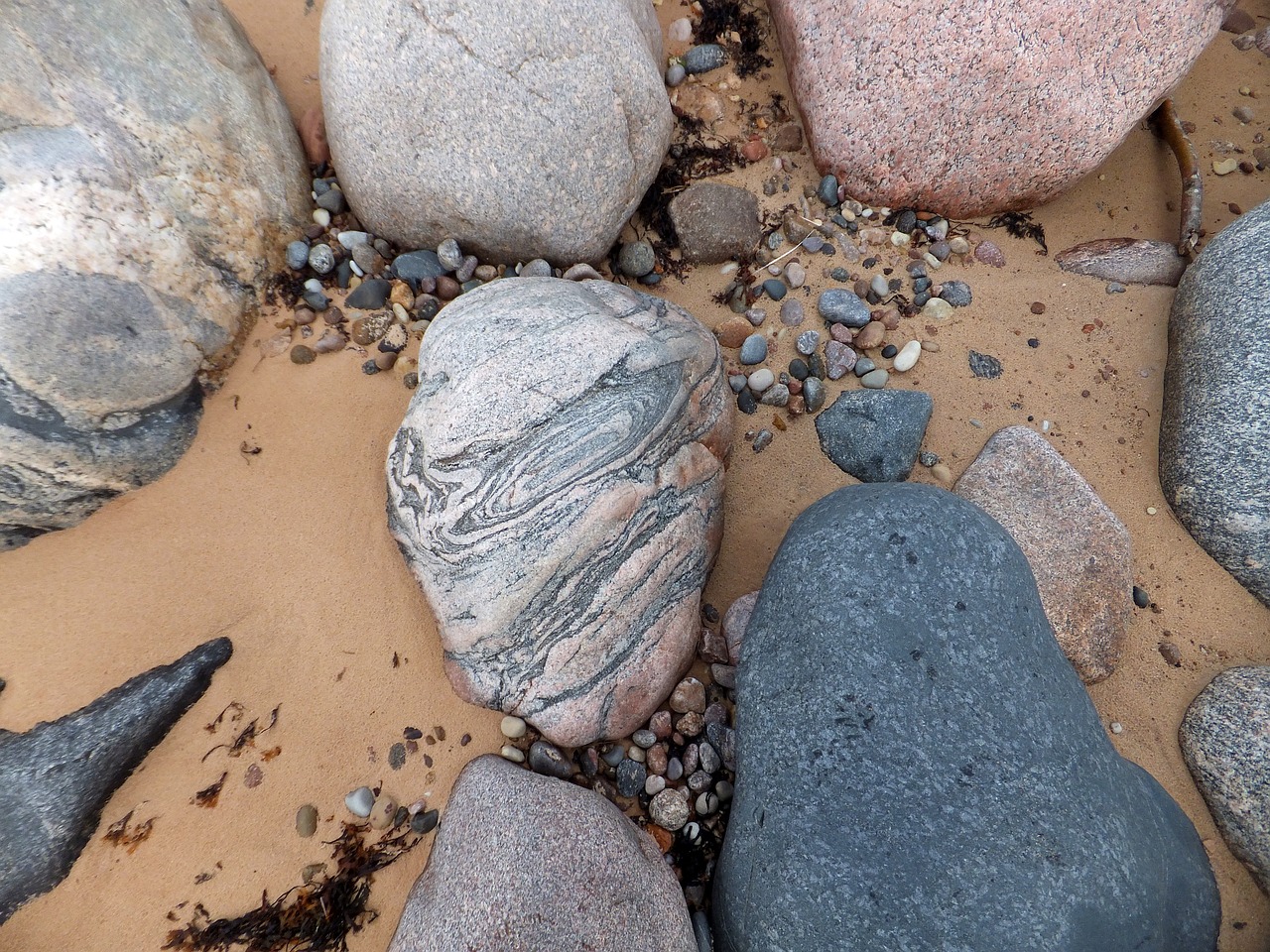 sand rocks sea free photo