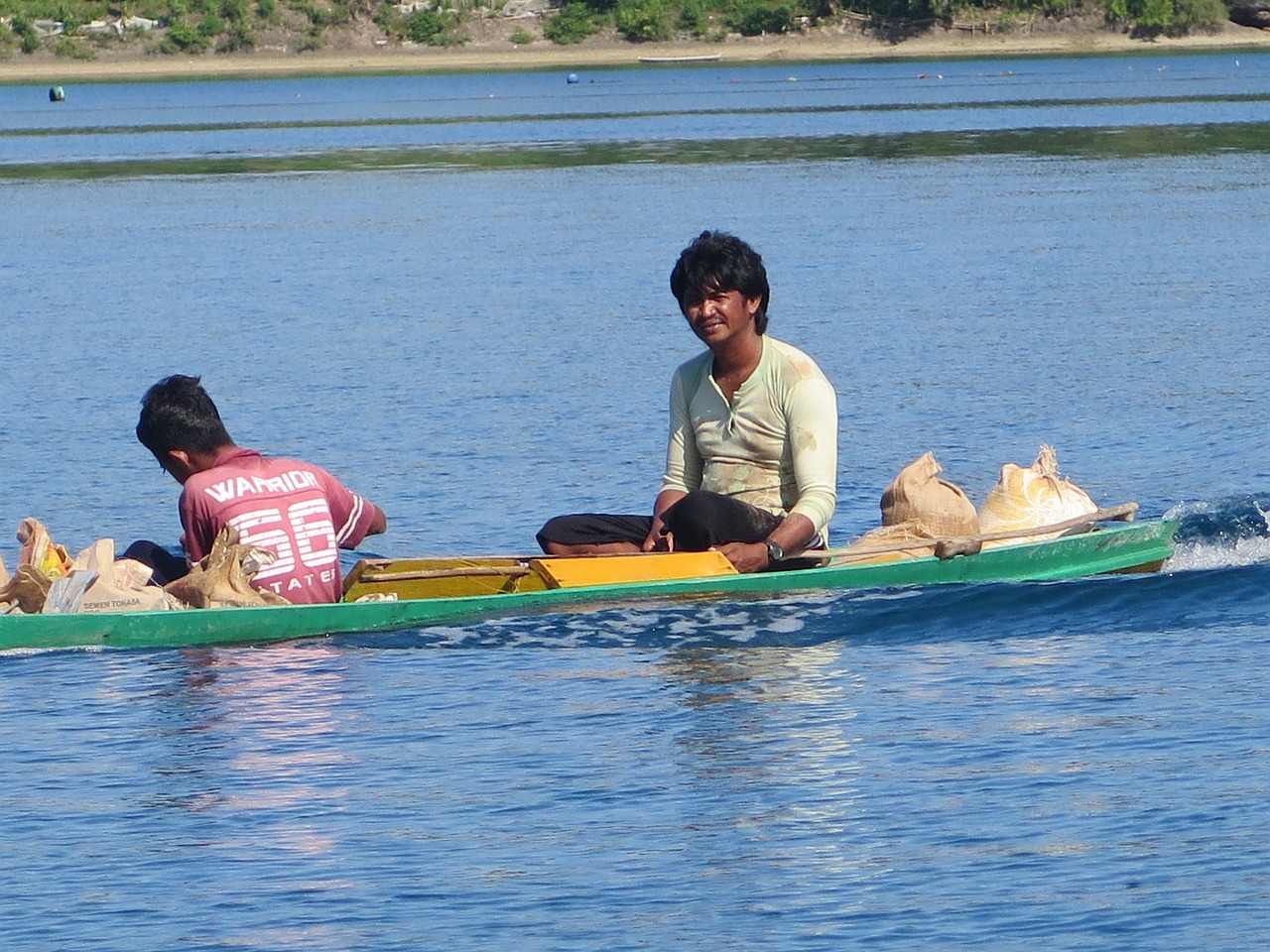 boat strait fishing free photo