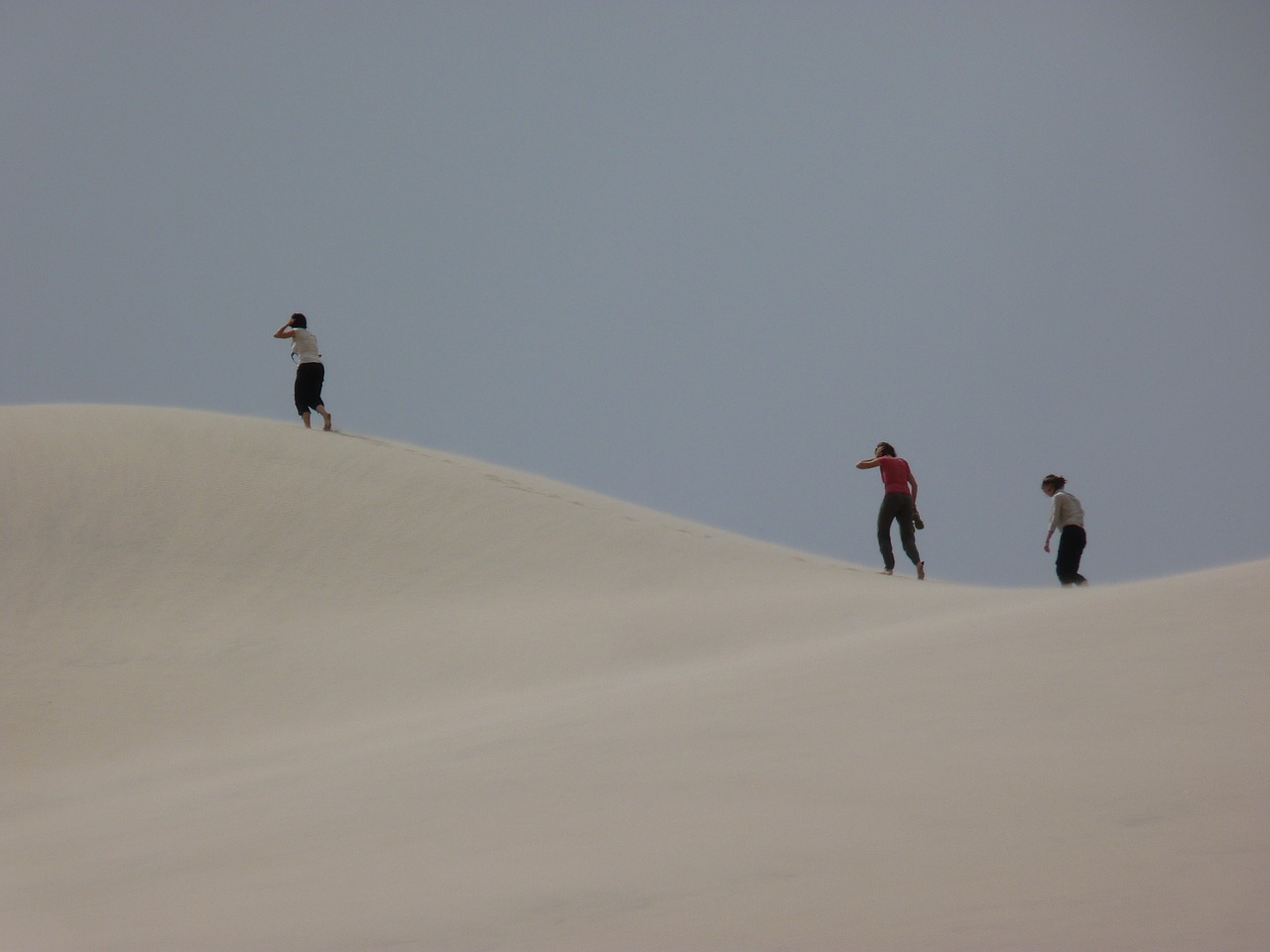 sand dune trekking argentina free photo