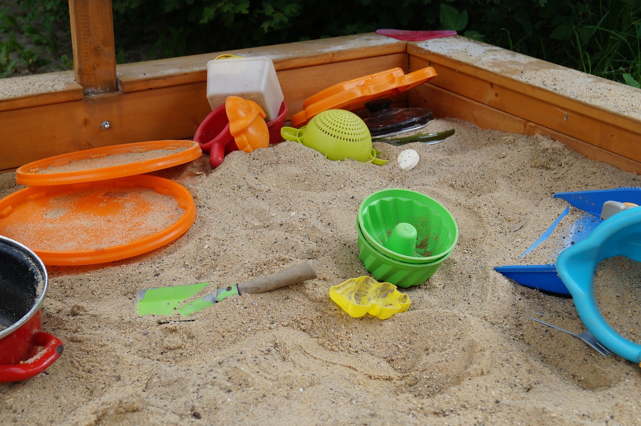 sand pit  sand  sand toys free photo