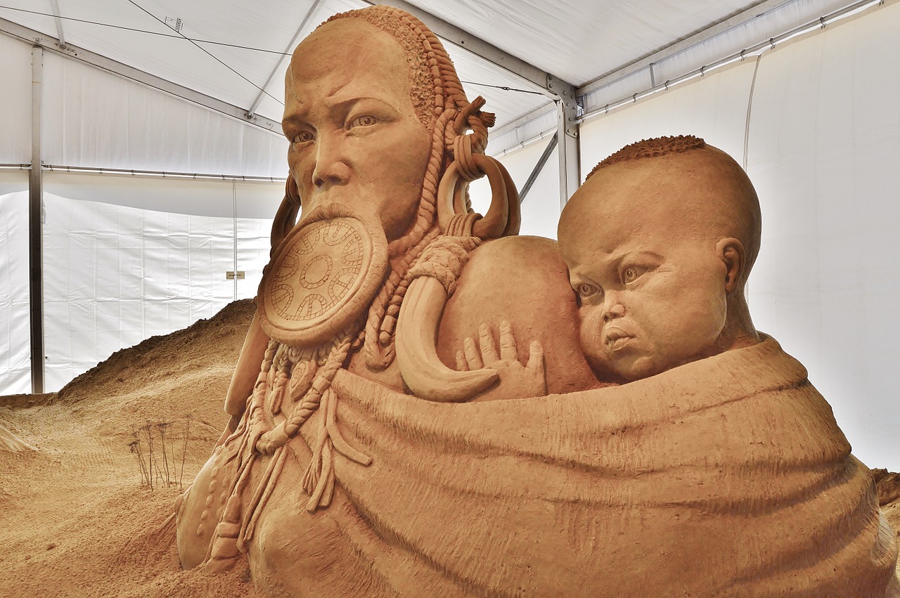 sand sculpture artwork the-last-mursi woman free photo