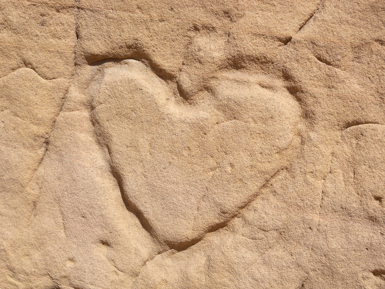 sandstone heart love