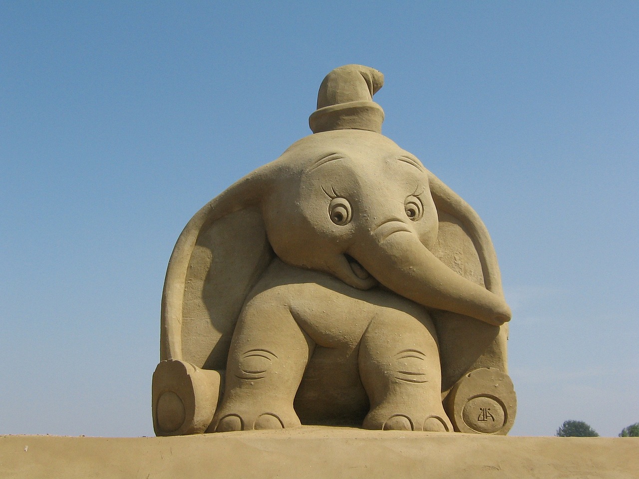 sandworld sand sculpture elephant free photo