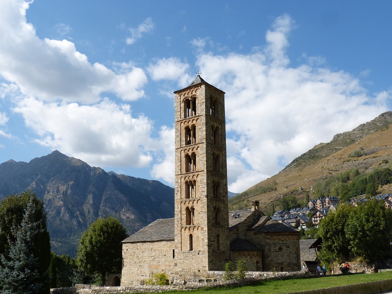 sant climent de taüll romanesque church heritage free photo