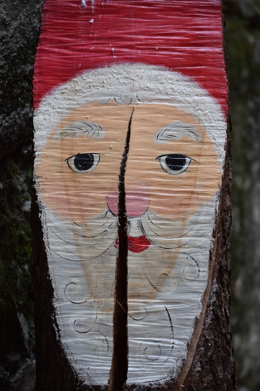 santa claus wood drawing free photo