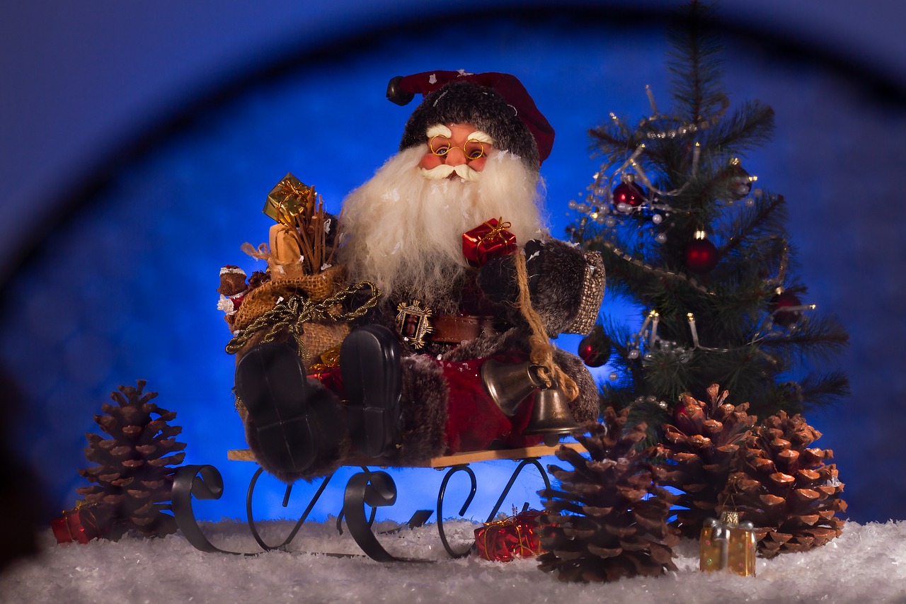 santa claus  w  christmas free photo