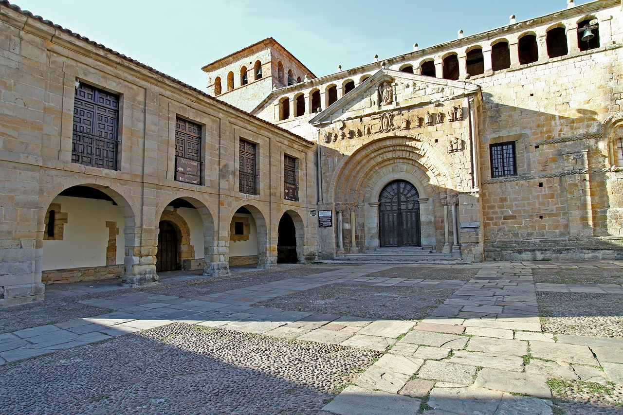 santillana del mar saint juliana torrelavega free photo