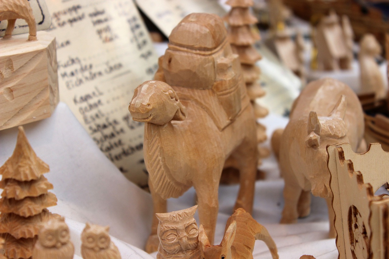 santon camel carving free photo