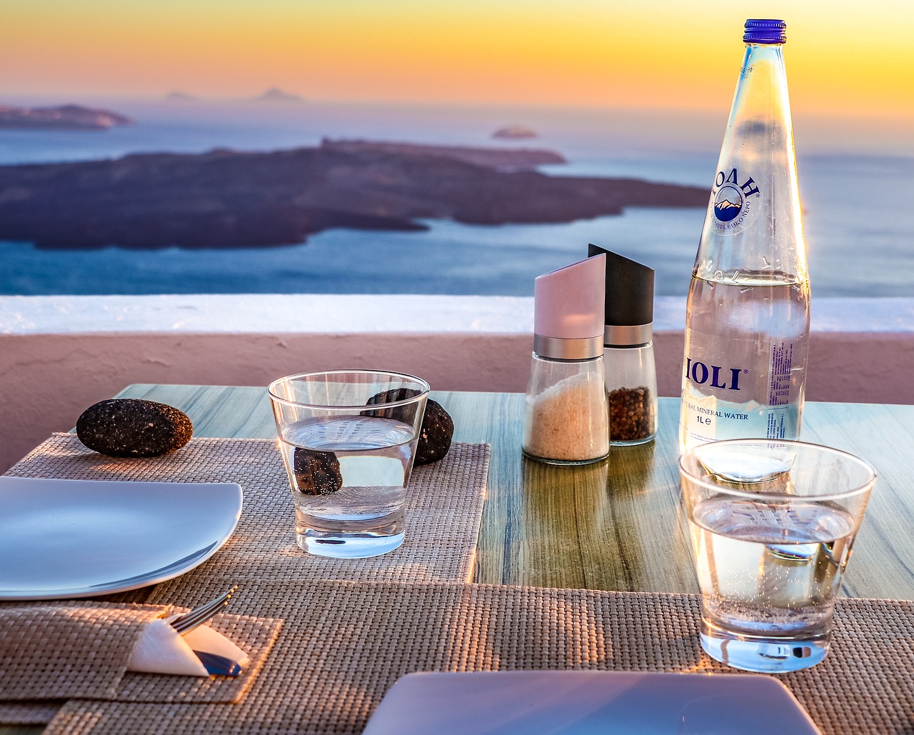 santorini  eating  water free photo