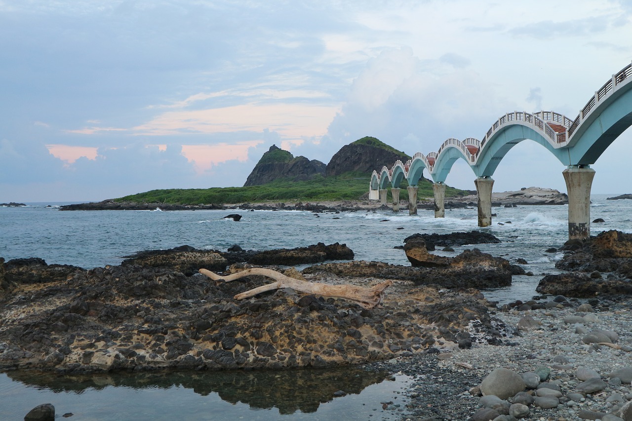 sanxiantai  bridge  taiwan free photo