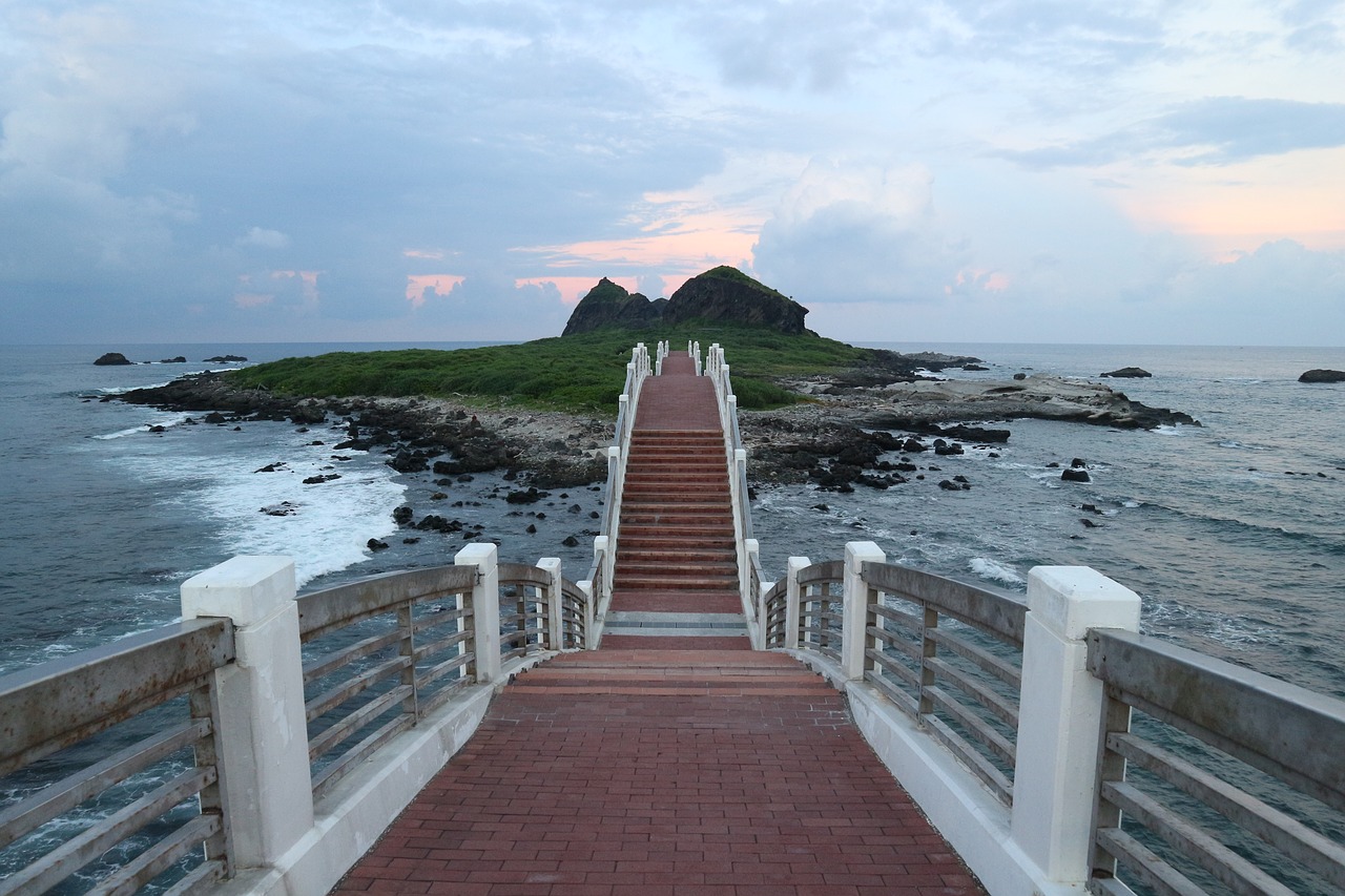 sanxiantai  bridge  taiwan free photo