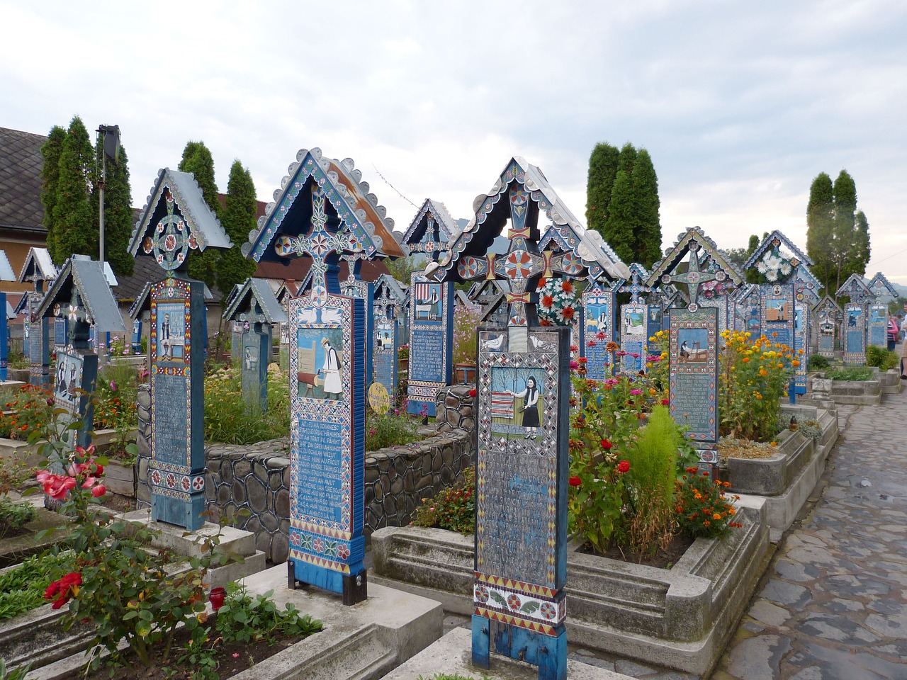 sapanta  cemetery  serene free photo