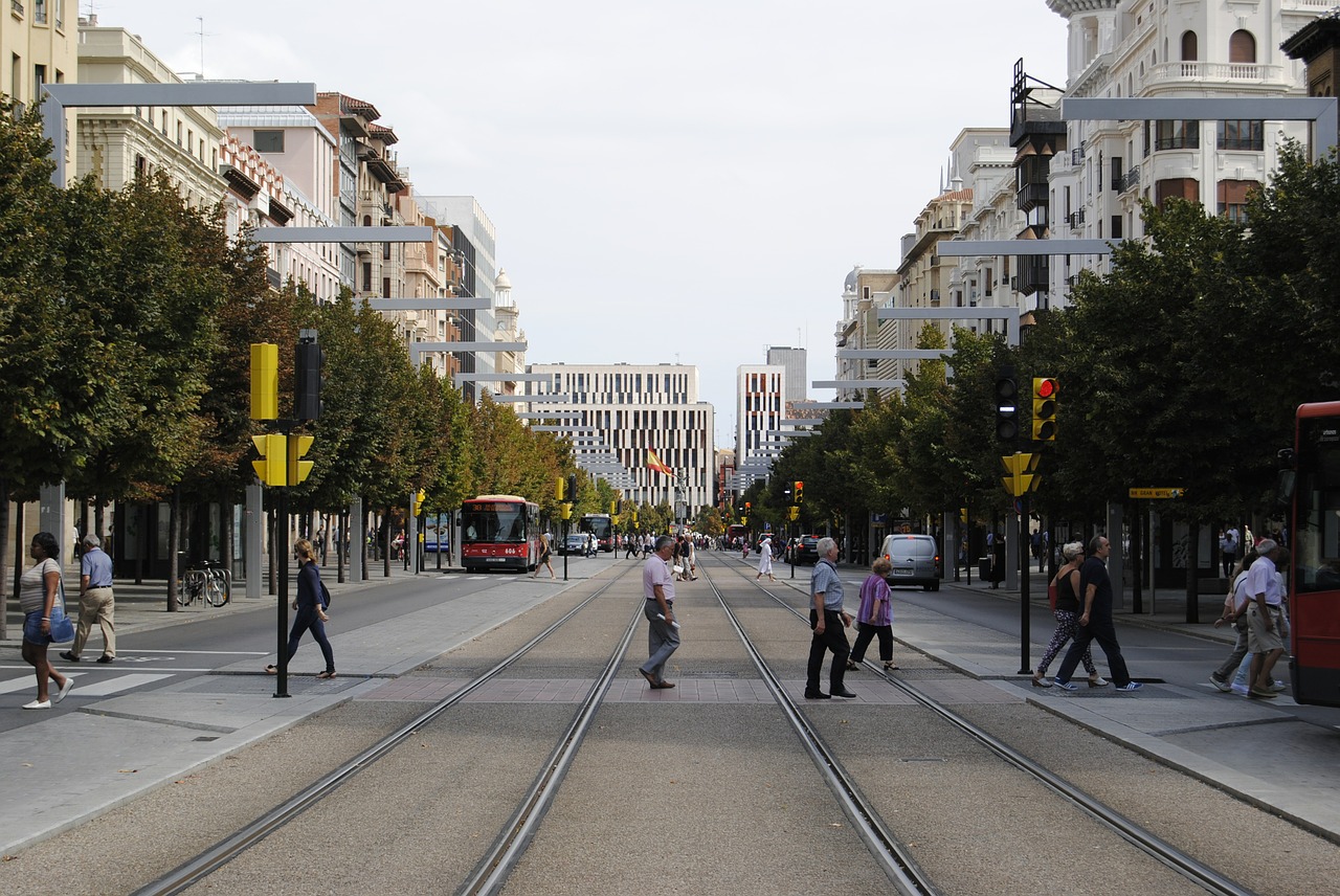 saragossa city walk free photo