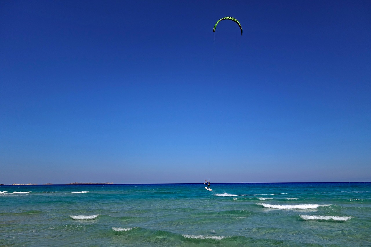 sardinia  kite surfing  kitesurfer free photo