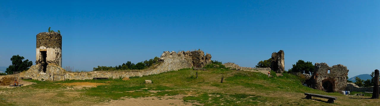 šarišský hrad slovakia ruins free photo