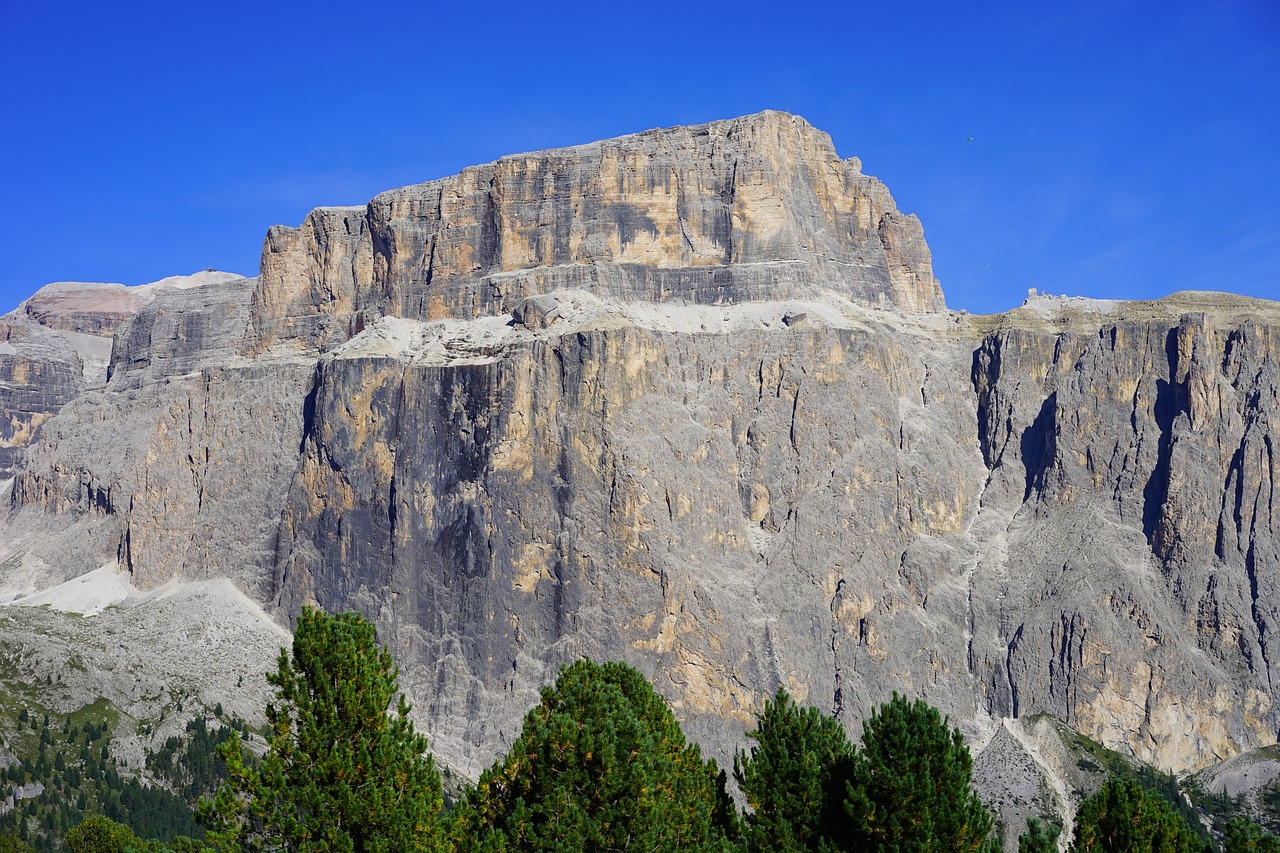 sass pordoi sella massif plateau rocks free photo