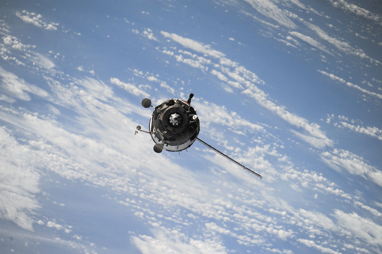 satellite space spaceship free photo