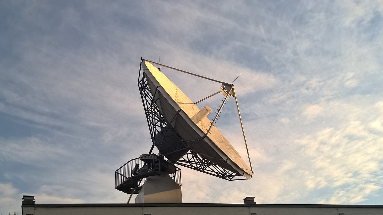 satellite dish to listen radio free photo