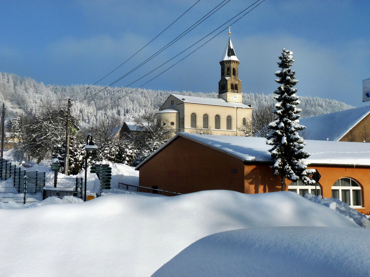 saupsdorf church snow winter free photo