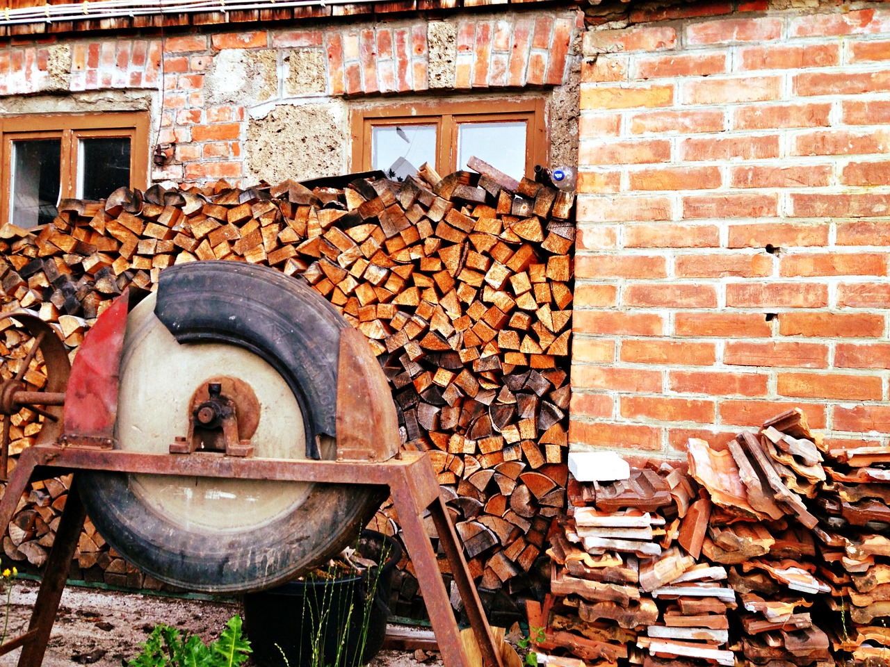 saw firewood old free photo