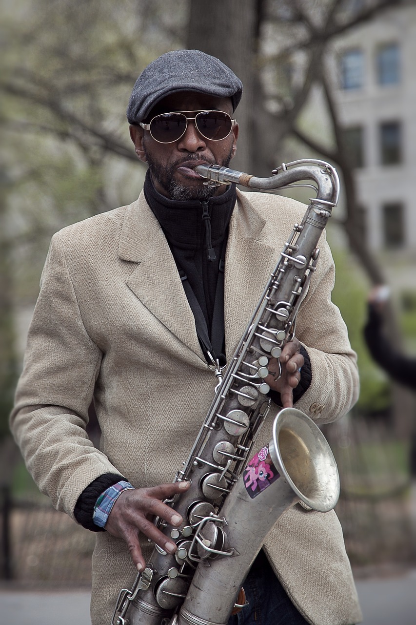 sax player jazz free photo