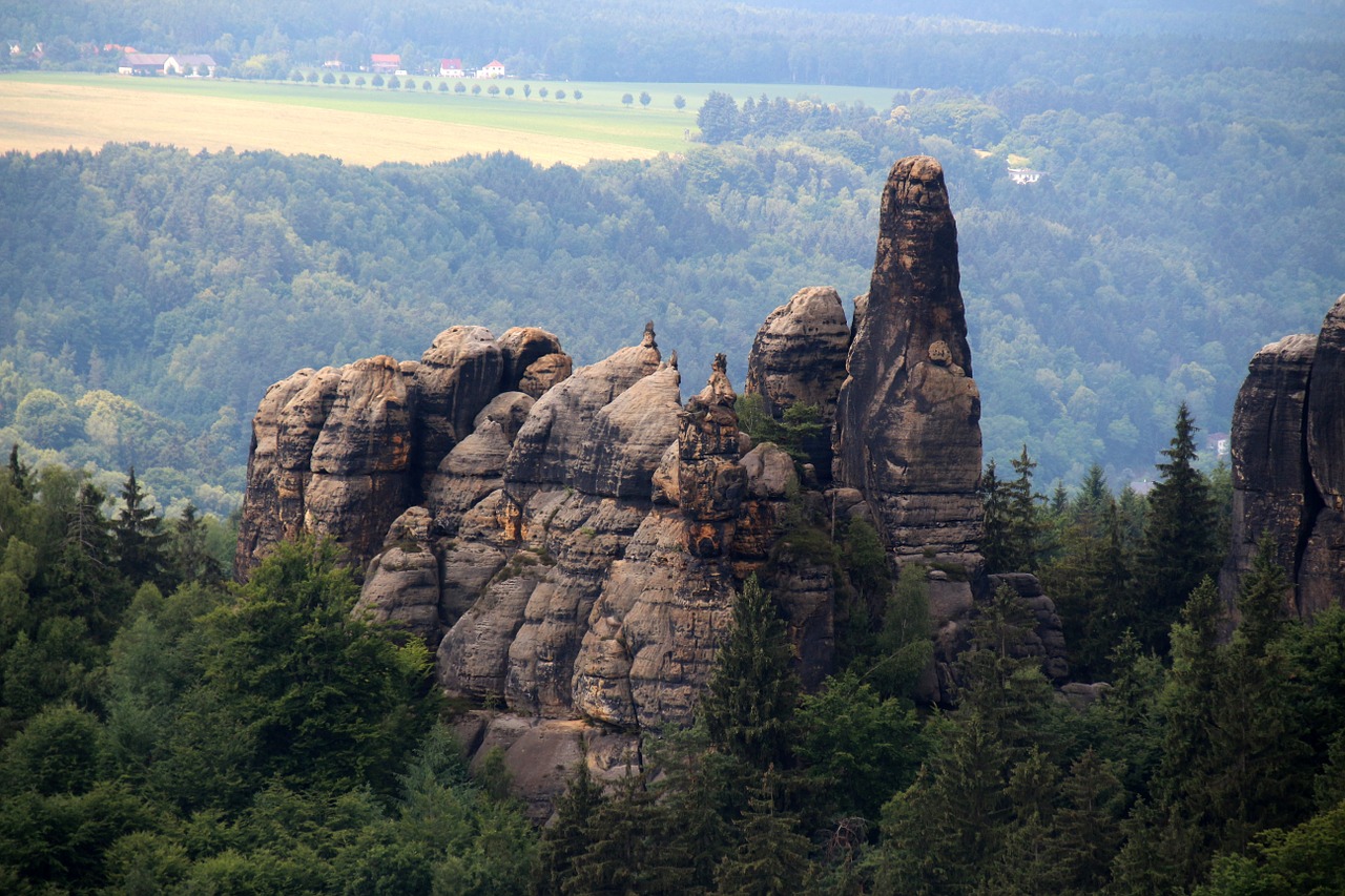 saxon switzerland elbe sandstone mountains germany free photo