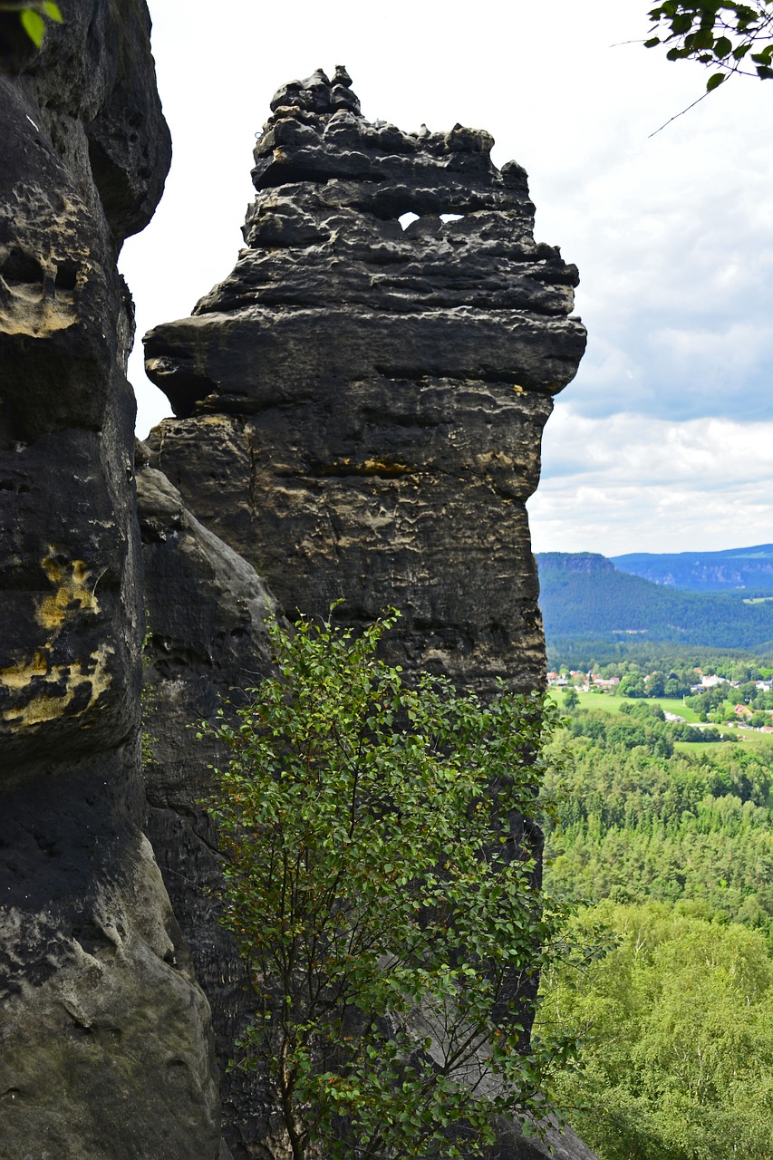 saxon switzerland rock elbe sandstone mountains free photo