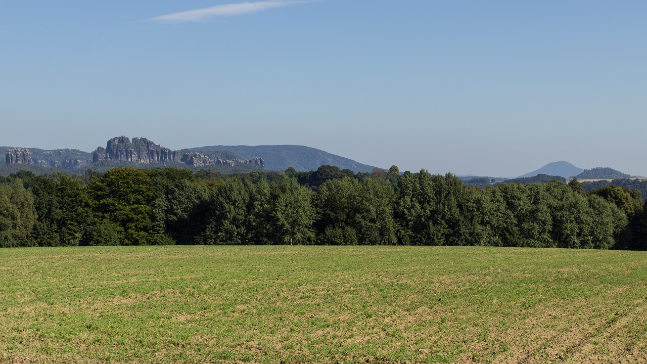 saxon switzerland saxony elbe sandstone mountains free photo