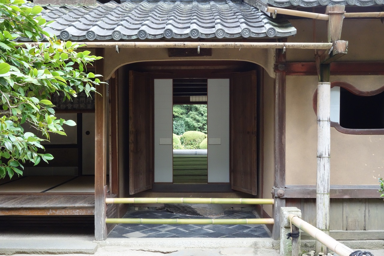 scale hall front door kyoto free photo