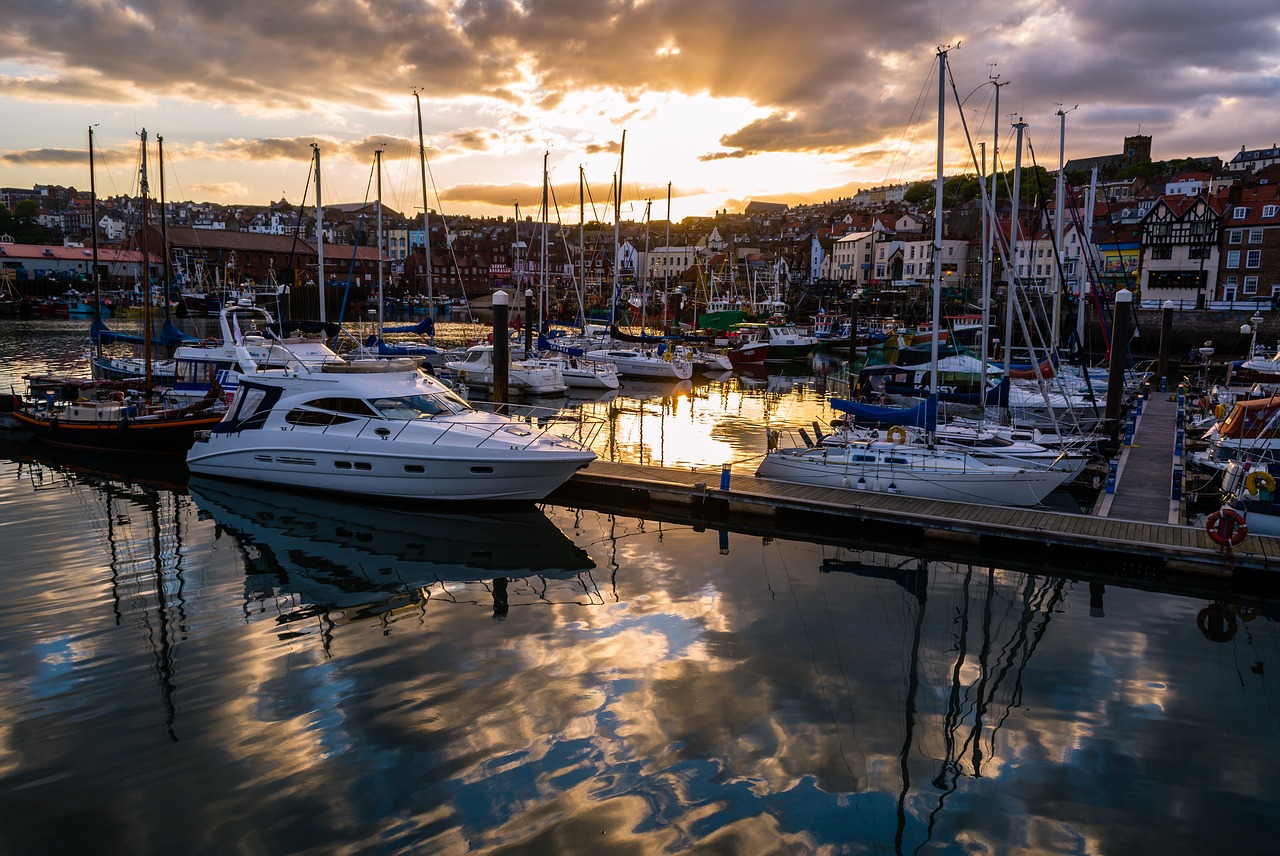 scarborough harbour sunset free photo