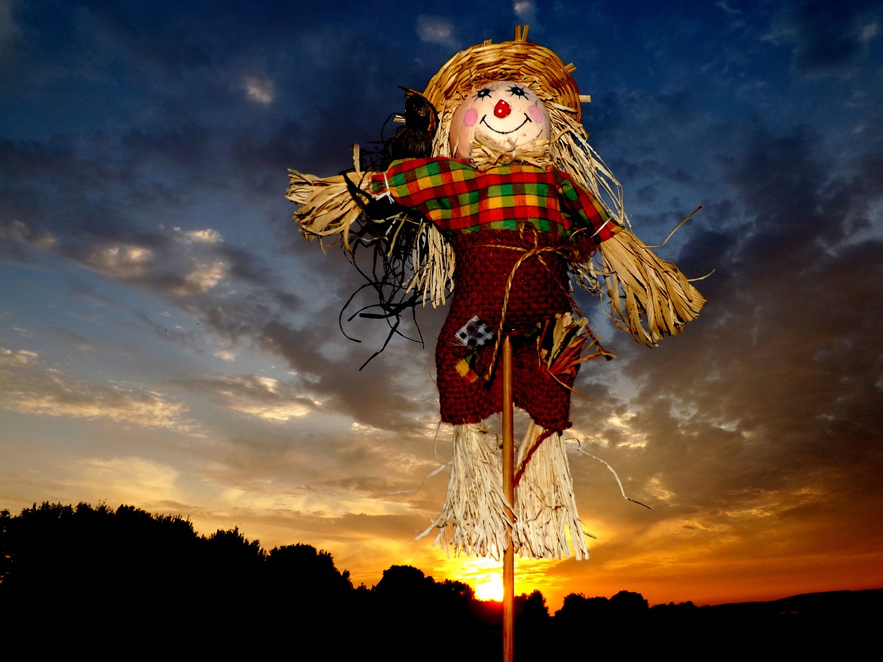 scarecrow east cloud free photo