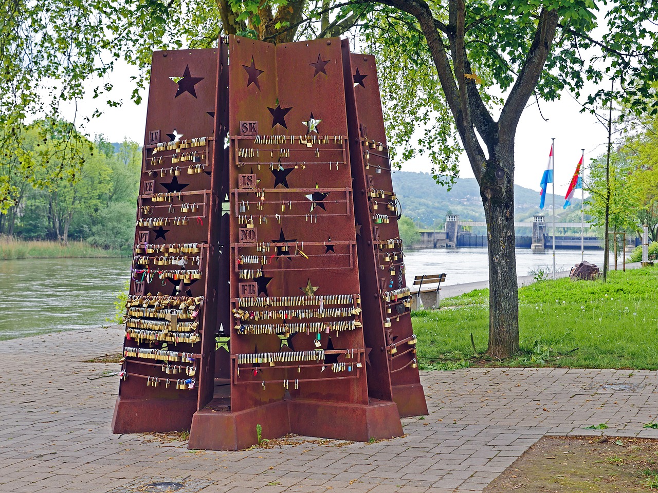 schengen  europe sculpture  dreiländereck free photo