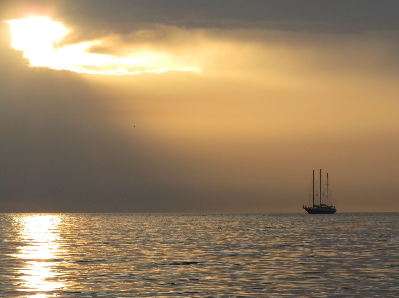 scheveningen sunset ship free photo