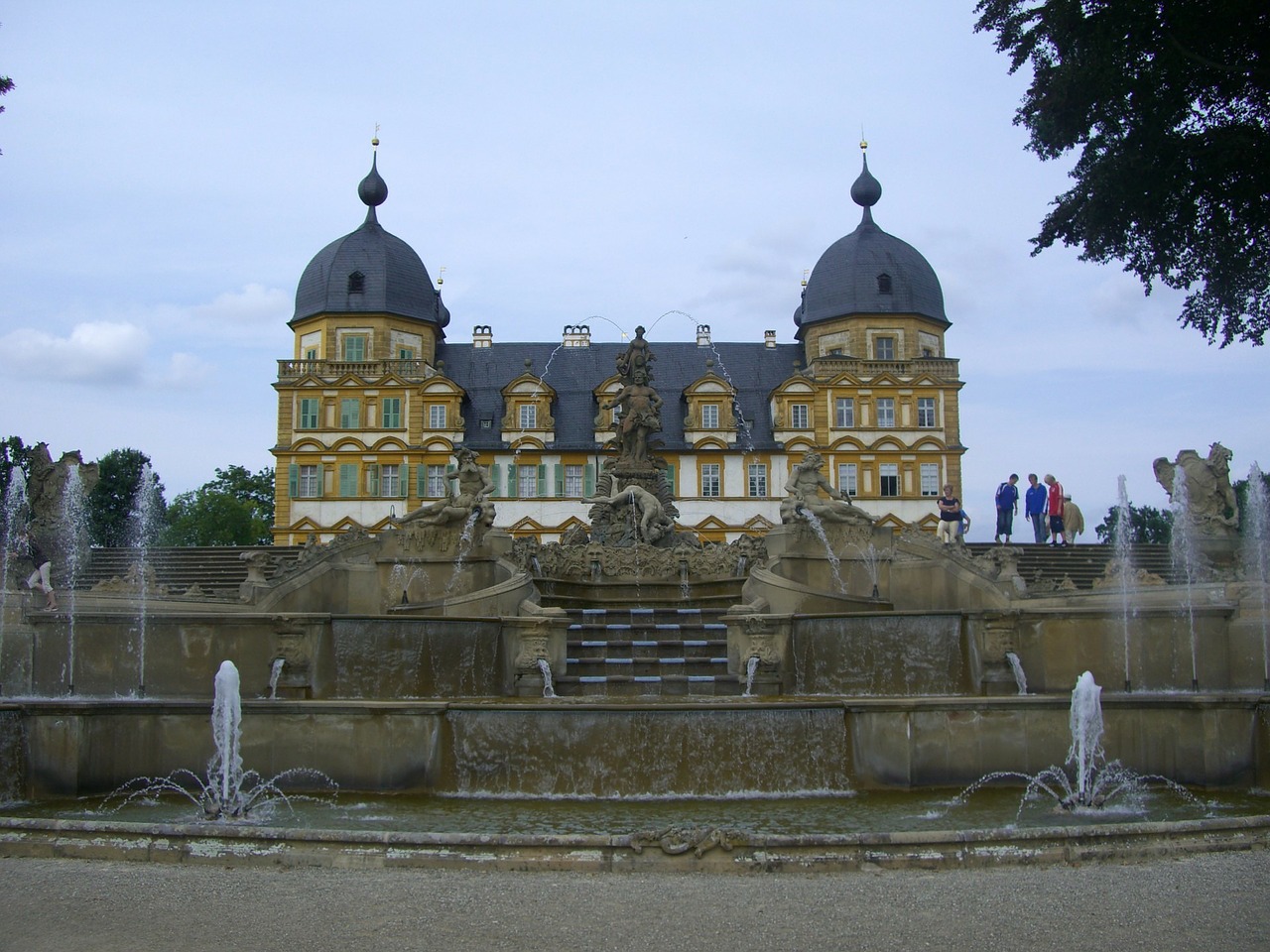 schloss seehof memmelsdorf park free photo